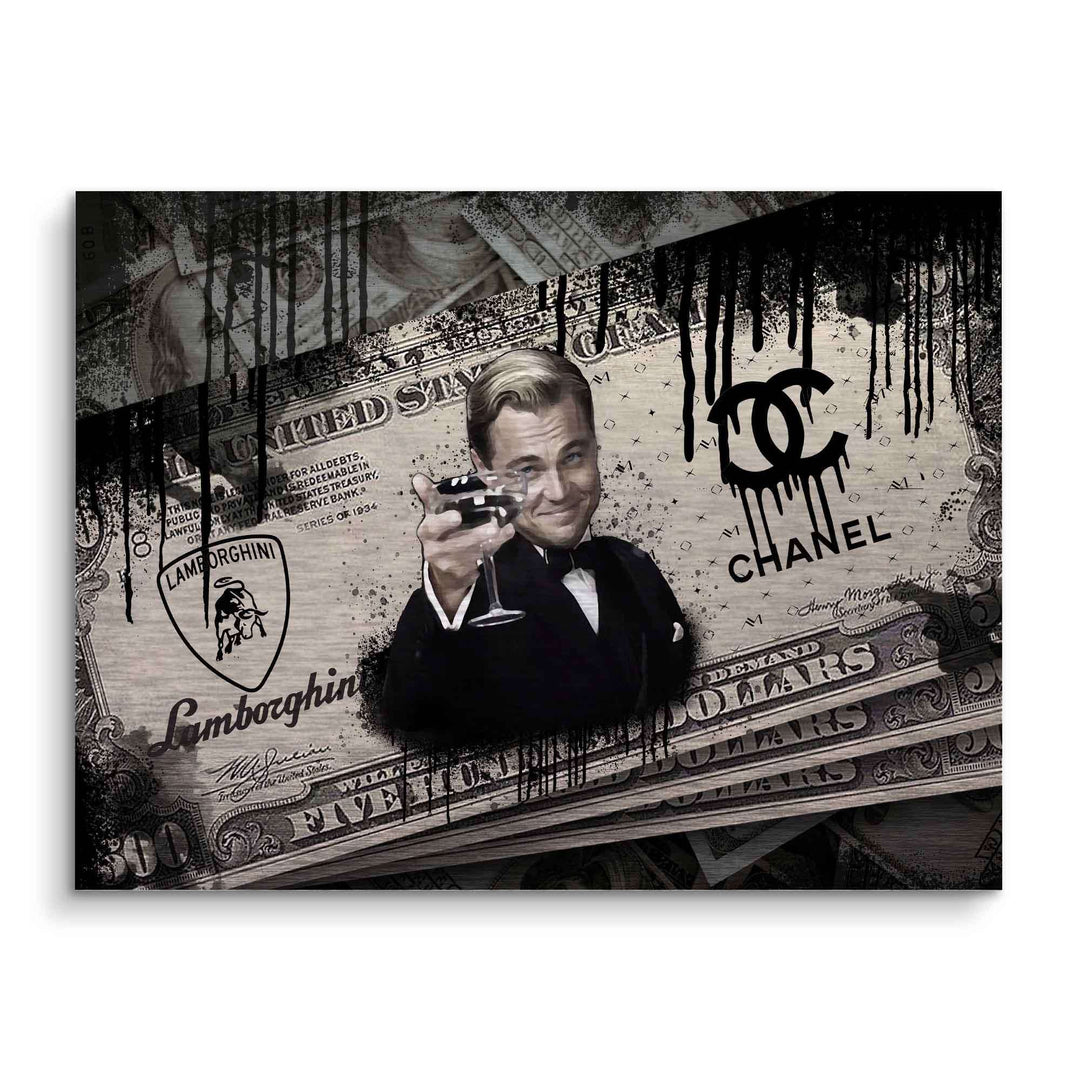 Modernes Wandbild im Pop Art Stil mit elegantem Mann im Anzug, Champagnerglas, Dollar-Scheinen und Logos von Lamborghini und Chanel.