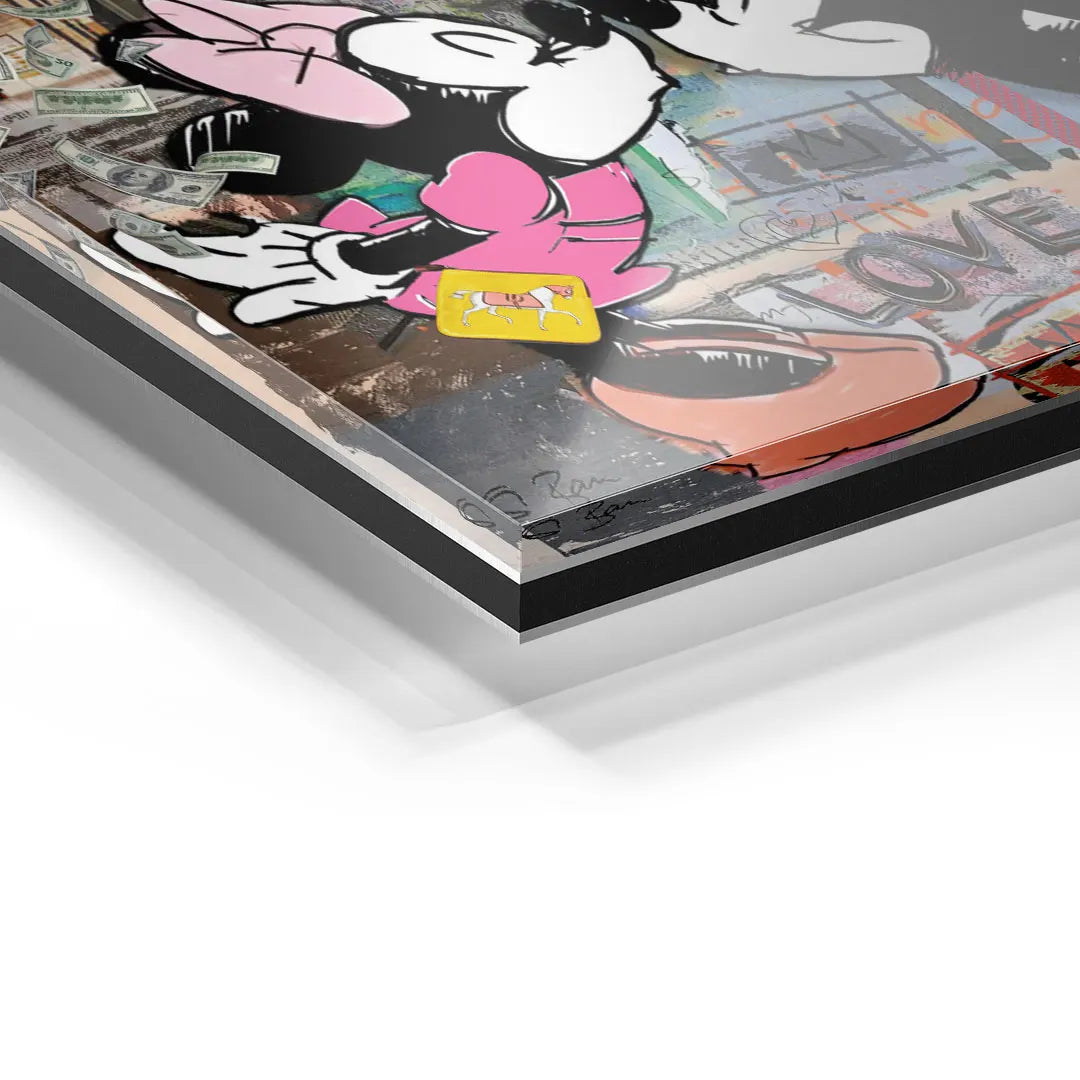 Detail eines Acrylglas-Wandbilds mit Comicfigur, Graffiti und Geldscheinen im Hintergrund