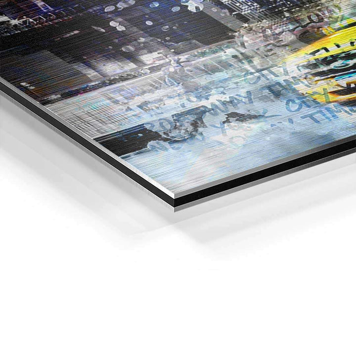Detailaufnahme eines modernen Wandbilds Collage auf Aluminium mit urbanem Motiv und gelbem Taxi