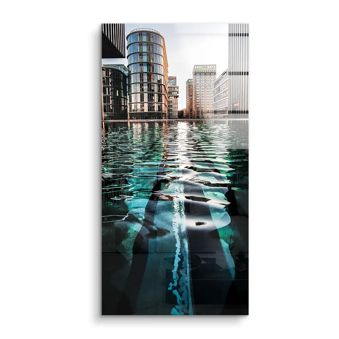 Modernes Wandbild mit Glasgebäuden und Wasserreflexionen, Architektur Fotokunst