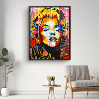 Modernes, farbenfrohes Wandbild mit weiblichem Porträt im Wohnzimmer, Pop Art Stil
