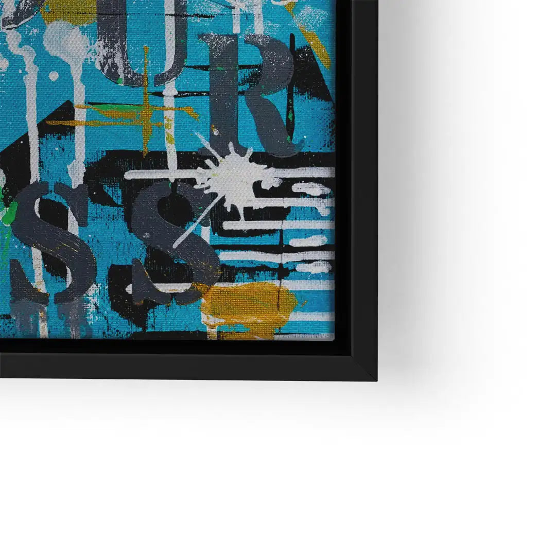Modernes Wandbild mit buntem Graffiti-Design, blauen Farbtönen und Buchstaben, gerahmt
