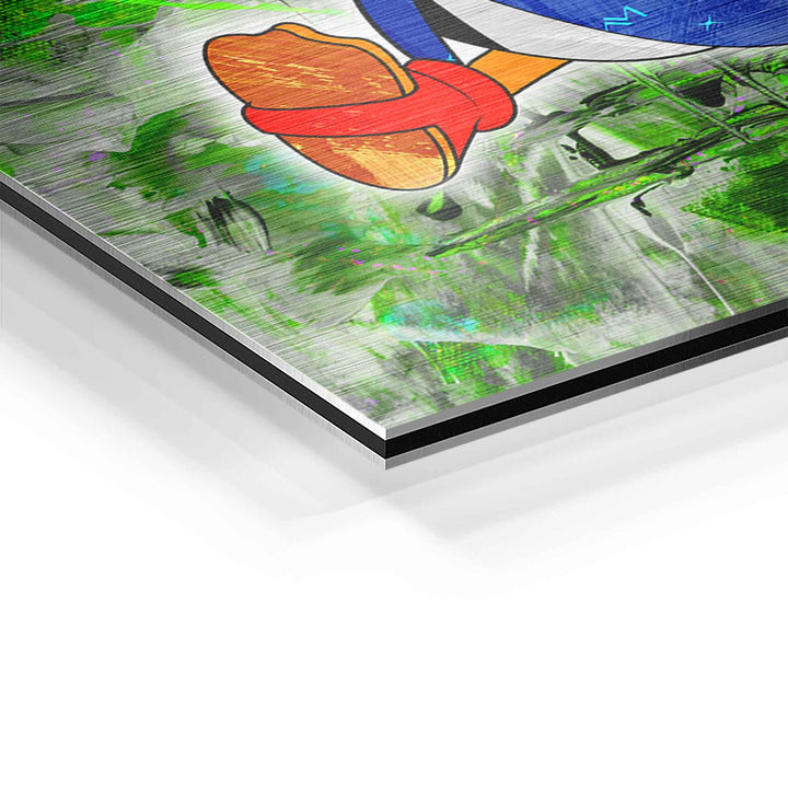 Detail eines Aluminium-Wandbilds mit Comic-Figur auf grünem, abstraktem Hintergrund