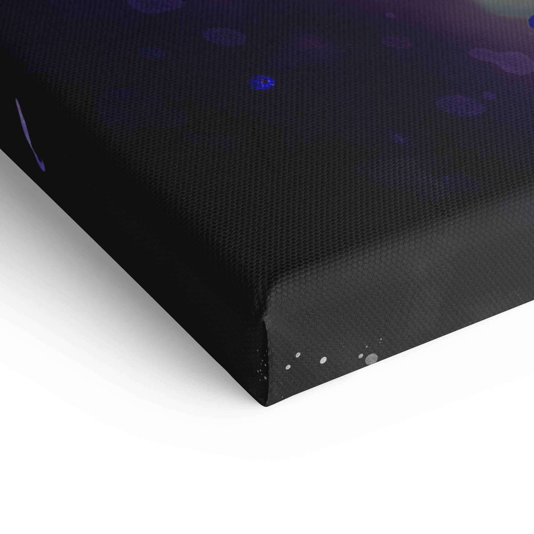 Detailaufnahme schwarze Leinwand mit abstrakten Farbspritzern, Wandbild modern
