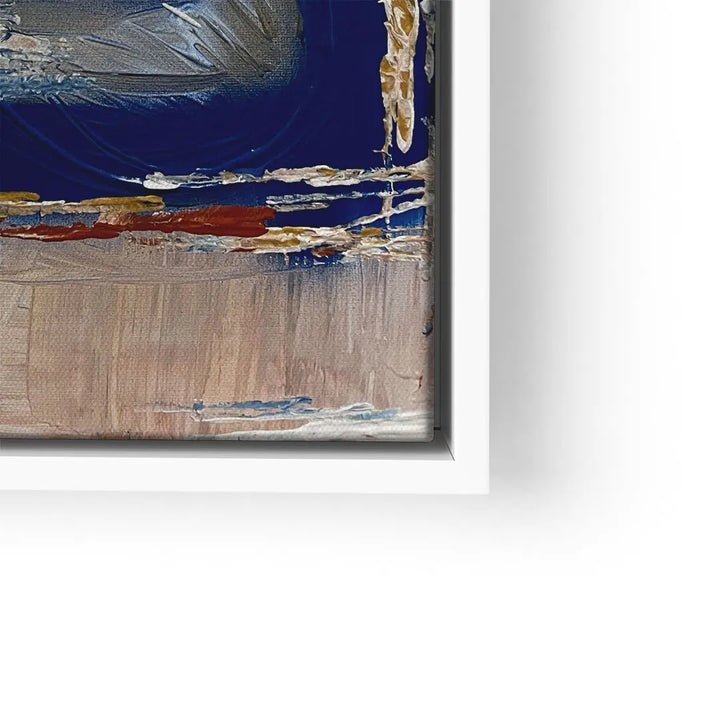 Abstraktes Wandbild mit blauen, beigen und goldenen Farbakzenten in weißem Rahmen