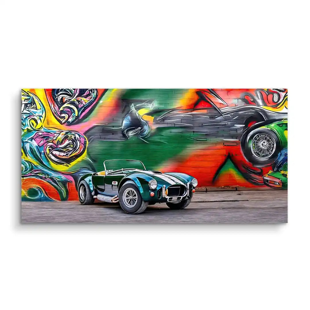 Wandbild mit Retro-Sportwagen vor bunter Graffiti-Kunst, modernes Auto Kunstbild