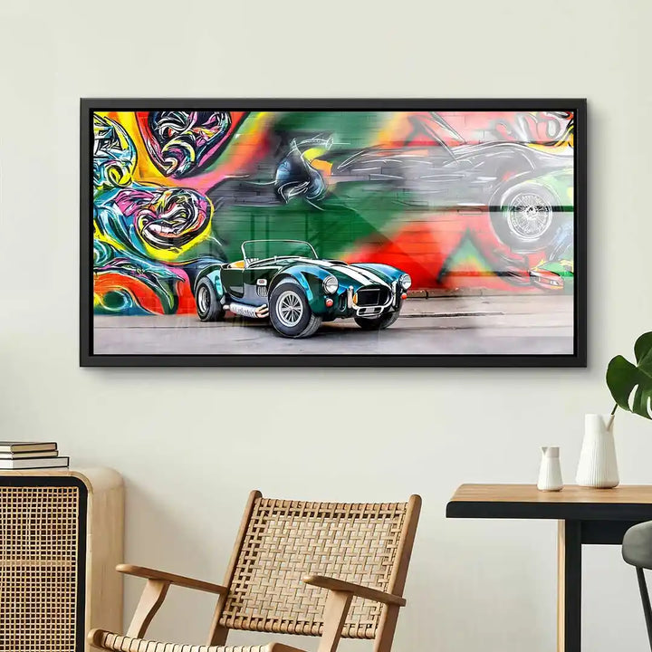 Wandbild mit Sportwagen und bunter Streetart im modernen Wohnzimmer, Kunst auf Leinwand