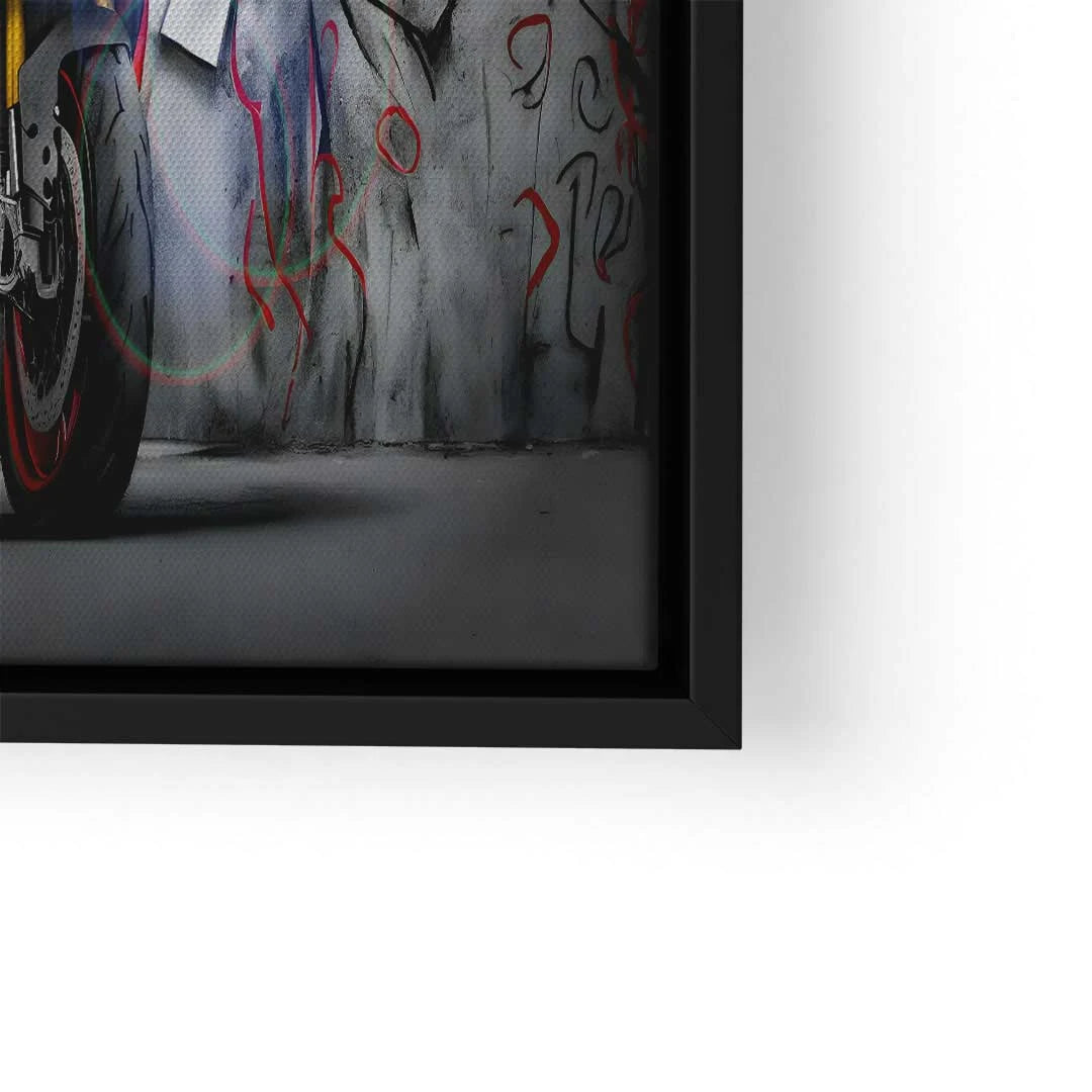 Leinwandbild mit Motorrad-Front, rotem Reifen und Graffiti-Hintergrund in Schwarzrahmen