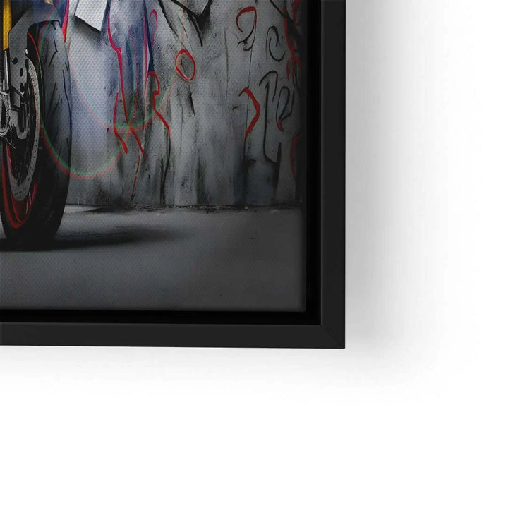 Leinwandbild mit Motorrad-Front, rotem Reifen und Graffiti-Hintergrund in Schwarzrahmen