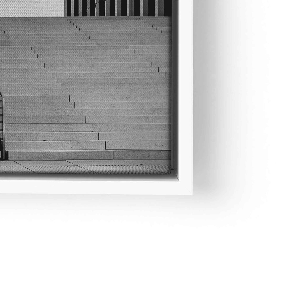 Schwarz-weiß Wandbild mit modernen Treppen im Düsseldorfer Hafen, Architektur Kunstwerk
