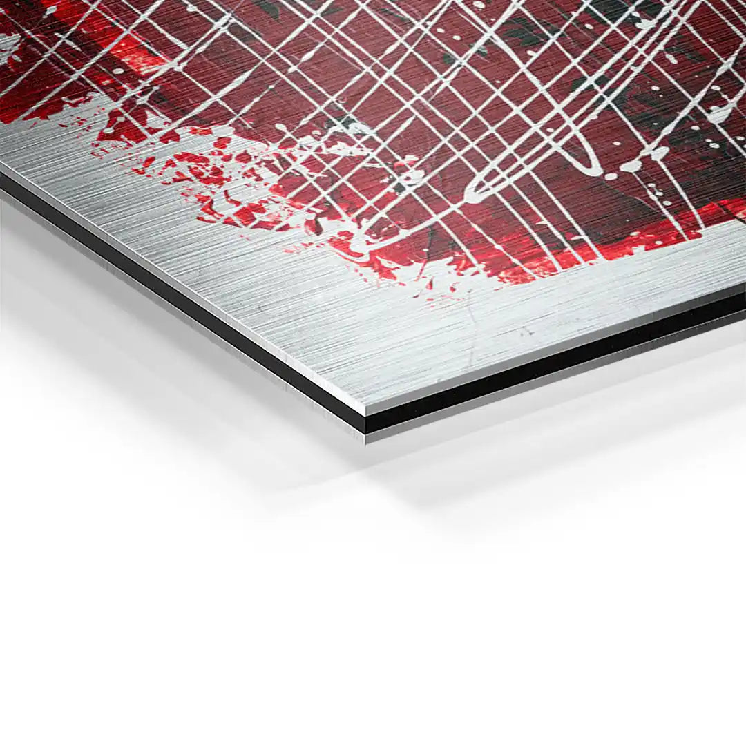 Detailansicht abstraktes Wandbild auf gebürstetem Aluminium mit roten und weißen Linien