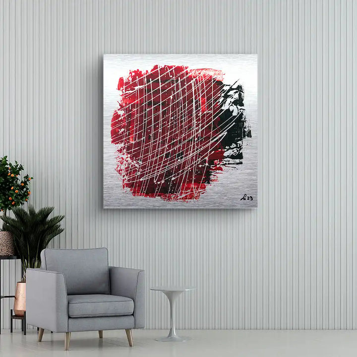 Abstraktes Wandbild in Rot, Schwarz und Silber mit Linienmuster, modernes Wohnzimmer