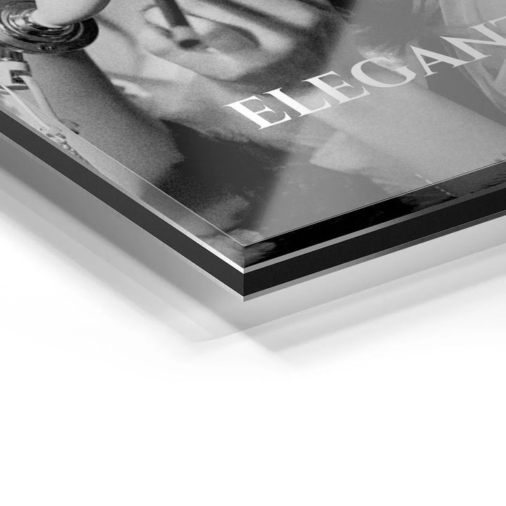 Detailansicht Acrylglas Wandbild in Grau mit elegantem Motiv und Schriftzug ELEGANT