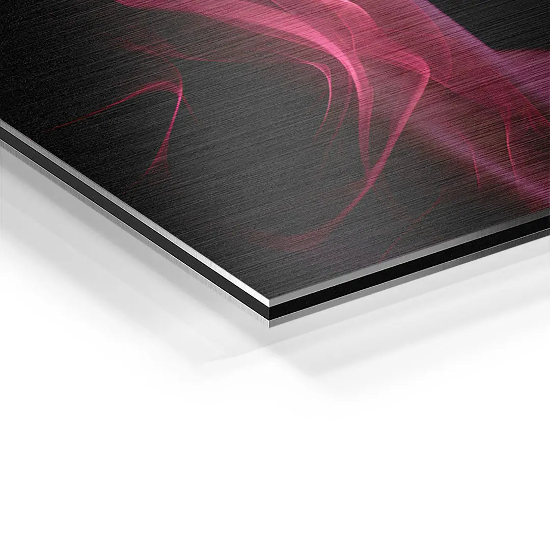 Detailansicht Wandbild auf gebürstetem Aluminium mit abstraktem rotem Rauchmotiv
