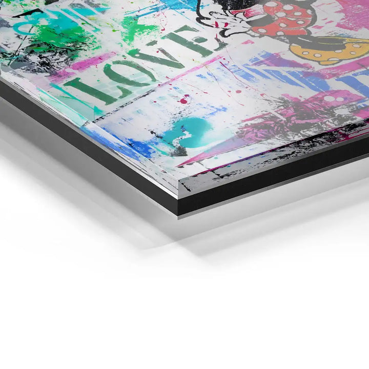 Detailansicht Acrylglas-Wandbild mit buntem Streetart Motiv, Schriftzug LOVE