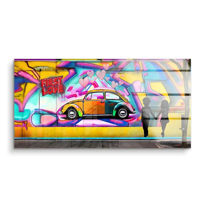 Buntes Wandbild mit VW Käfer, Graffiti ‚First Love‘, Herzen und Schatten von Paar
