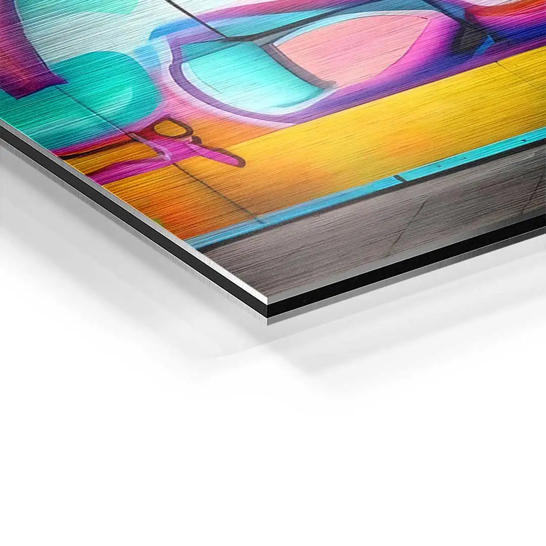 Detailaufnahme buntes Wandbild auf Aluminium, moderne Auto-Kunst mit Pop Art Stil