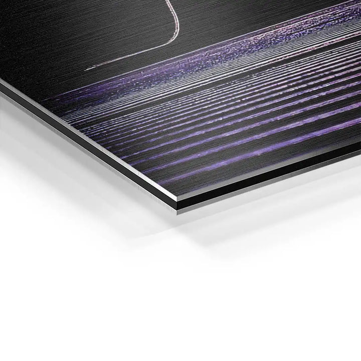 Detailansicht Wandbild auf Aluminium mit gebürsteter Oberfläche, moderne Kunst, lila Linien