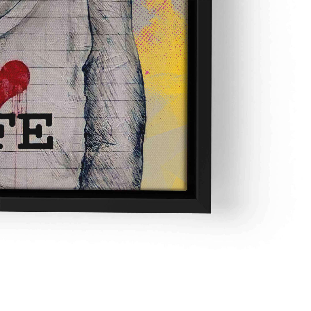 Leinwandbild mit Teil eines Jungen und Schriftzug I love life, bunte Pop Art, gelber Hintergrund