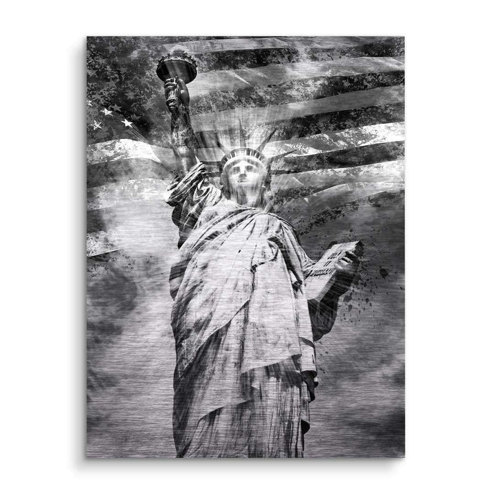 Schwarz-weiß Wandbild der Freiheitsstatue vor amerikanischer Flagge, moderne Kunst