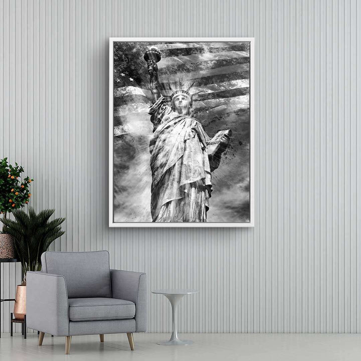 Schwarz-weiß Wandbild der Freiheitsstatue mit abstrakter US-Flagge im modernen Wohnzimmer