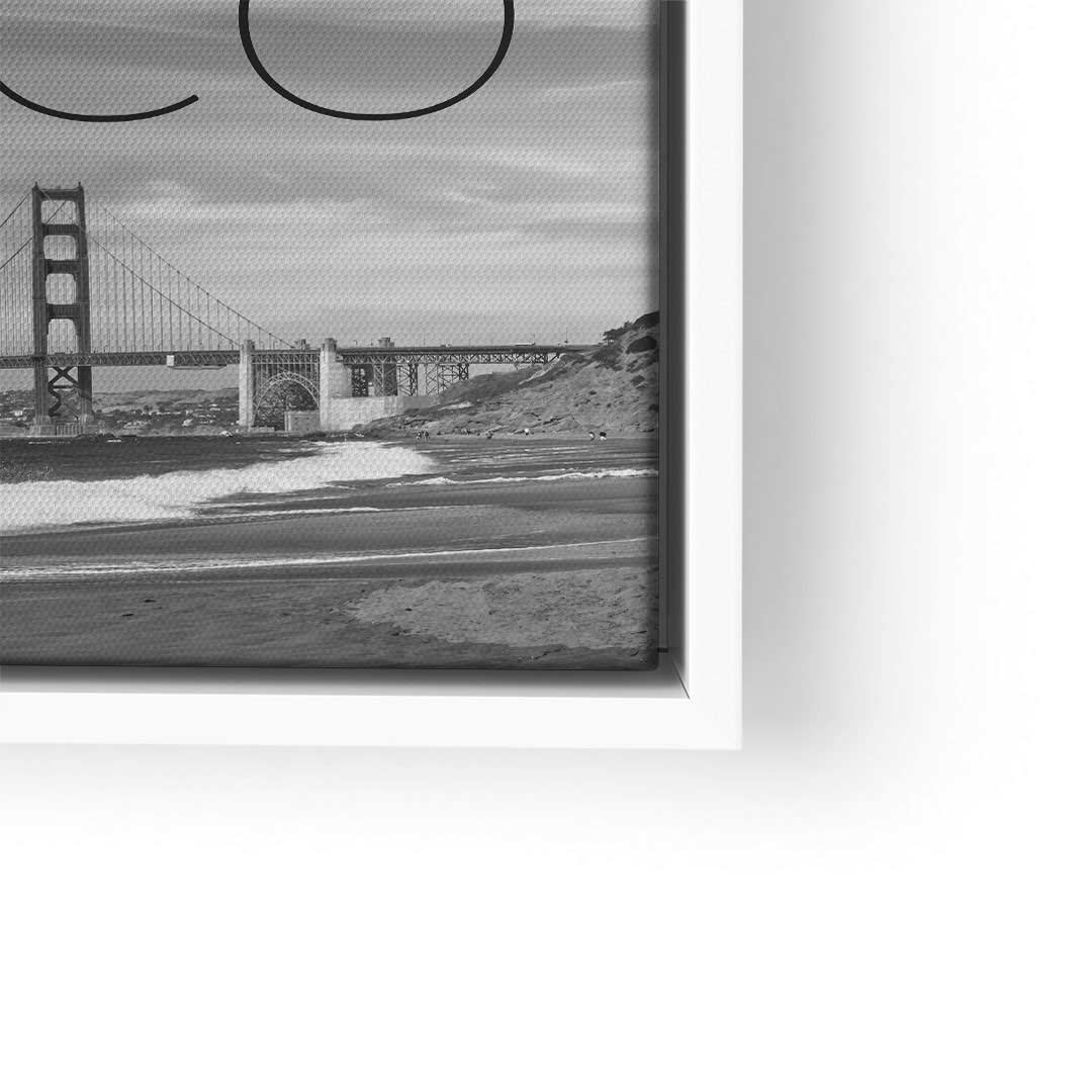 Schwarz-weiß Wandbild mit Golden Gate Bridge und Strand, moderner Rahmen