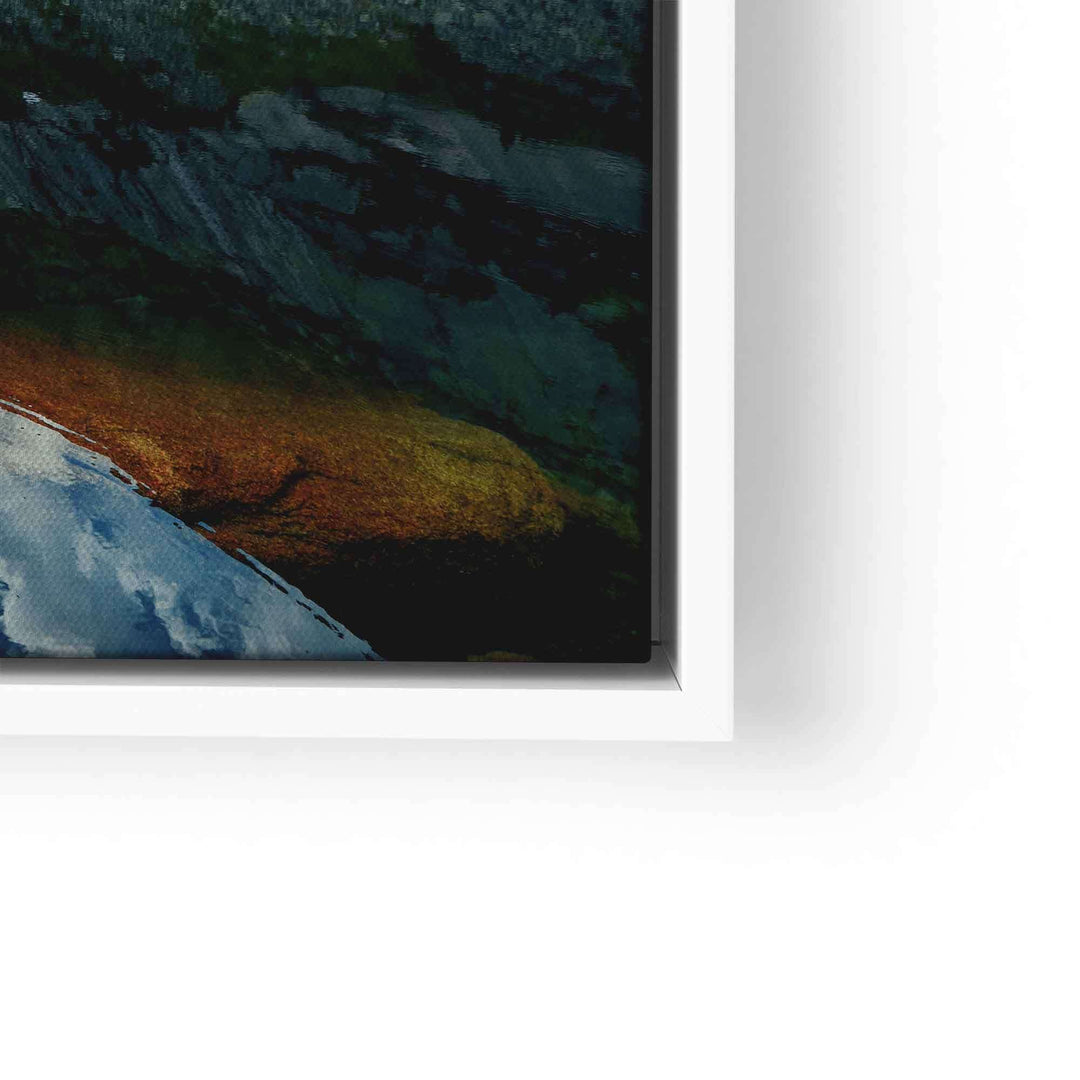 Wandbild mit Gebirgsfluss und Berglandschaft in Nahaufnahme, moderne Kunst