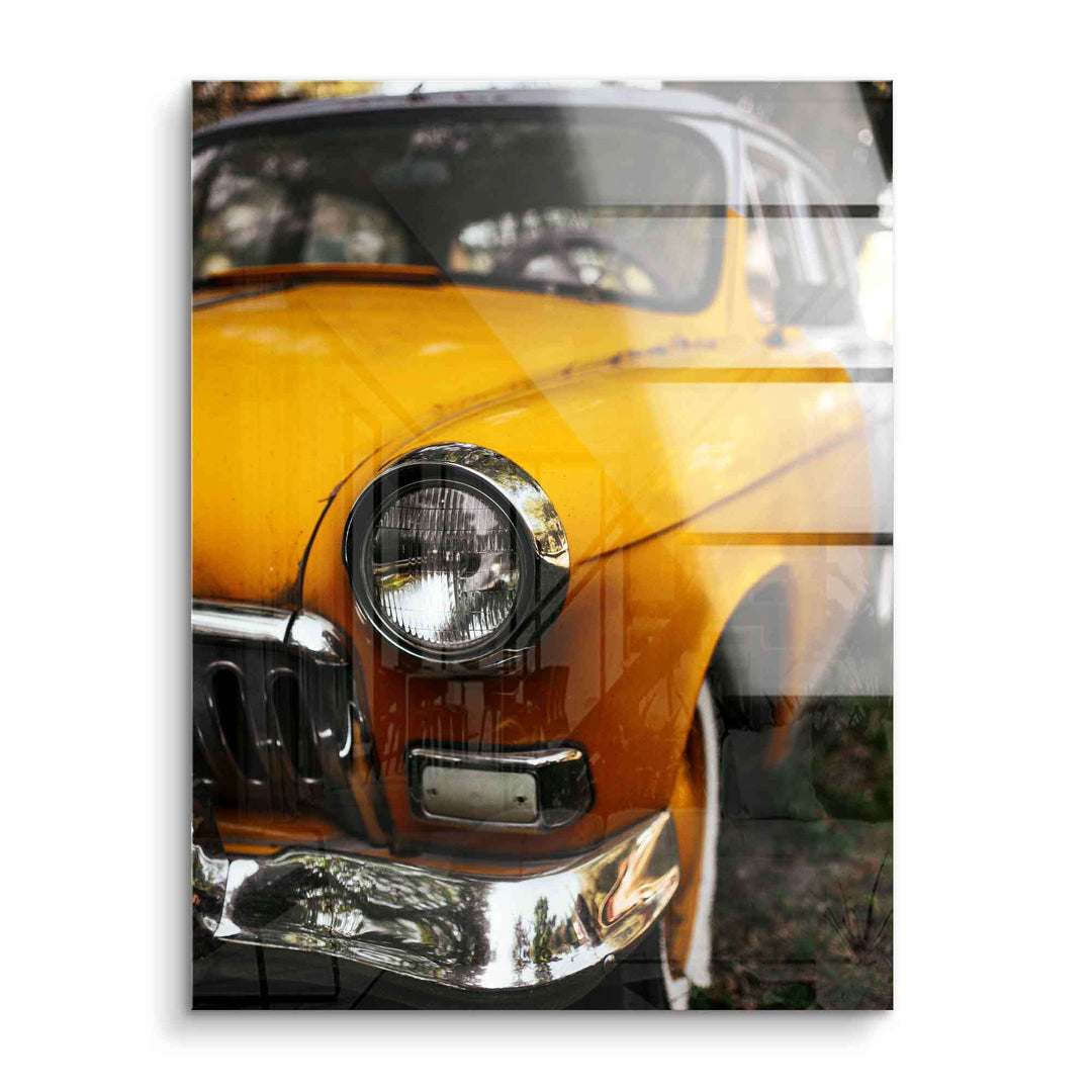 Wandbild mit gelbem Oldtimer, Nahaufnahme im Retro-Stil auf Acrylglas.
