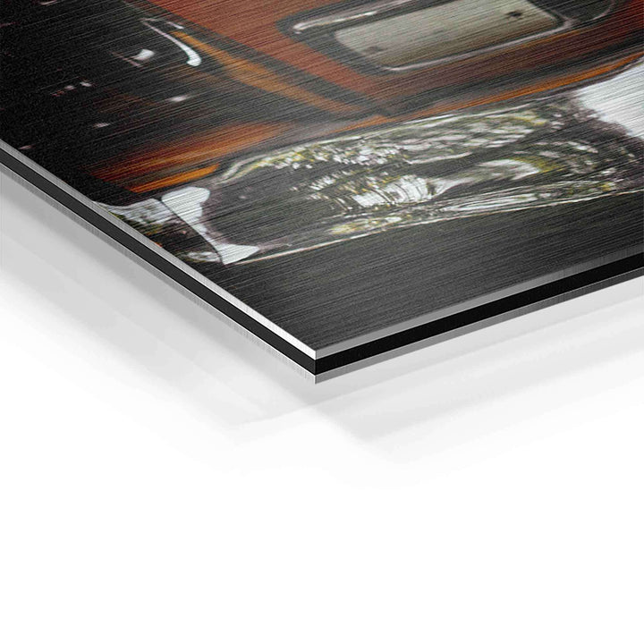 Detailansicht Wandbild gelber Oldtimer auf Aluminium, gebürstete Oberfläche, moderne Kunst