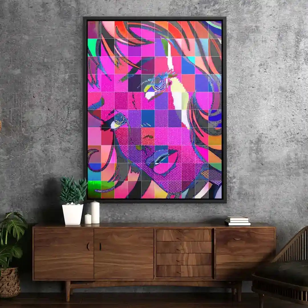 Pop Art Wandbild mit buntem Mädchenporträt im modernen Wohnzimmer, kreative Kunst auf Leinwand