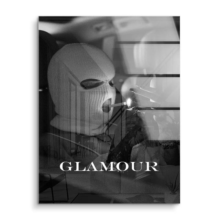 Schwarz-weiß Wandbild, Person mit Strickmaske, Zigarette, Text Glamour, urban, modern