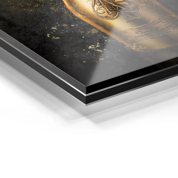 Detailaufnahme Acrylglas-Wandbild goldene Sektflasche mit schwarz-goldenem Hintergrund