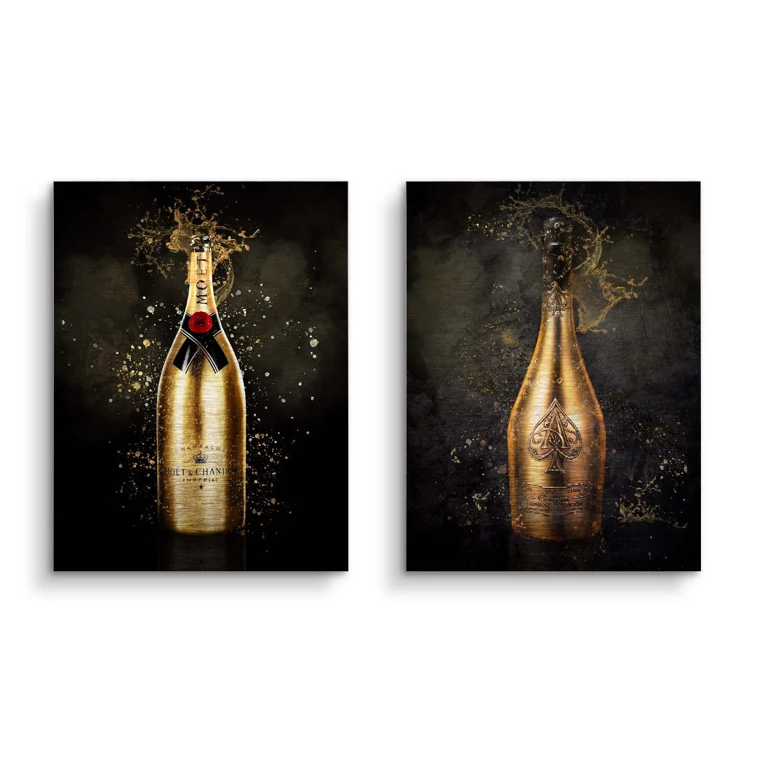 Zwei goldene Champagnerflaschen auf dunklem Hintergrund als modernes Wandbild, Sekt Kunst