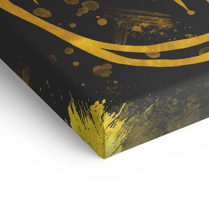 Detailaufnahme Leinwandbild mit goldenen abstrakten Pinselstrichen auf schwarzem Hintergrund