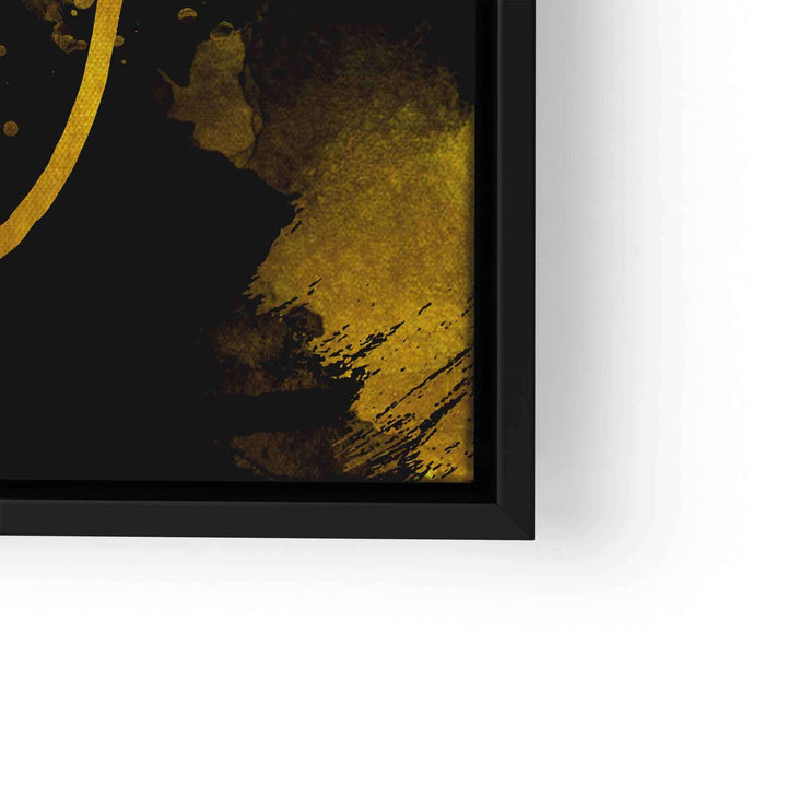 Modernes Wandbild mit abstrakten goldenen und schwarzen Farbakzenten im schwarzen Rahmen