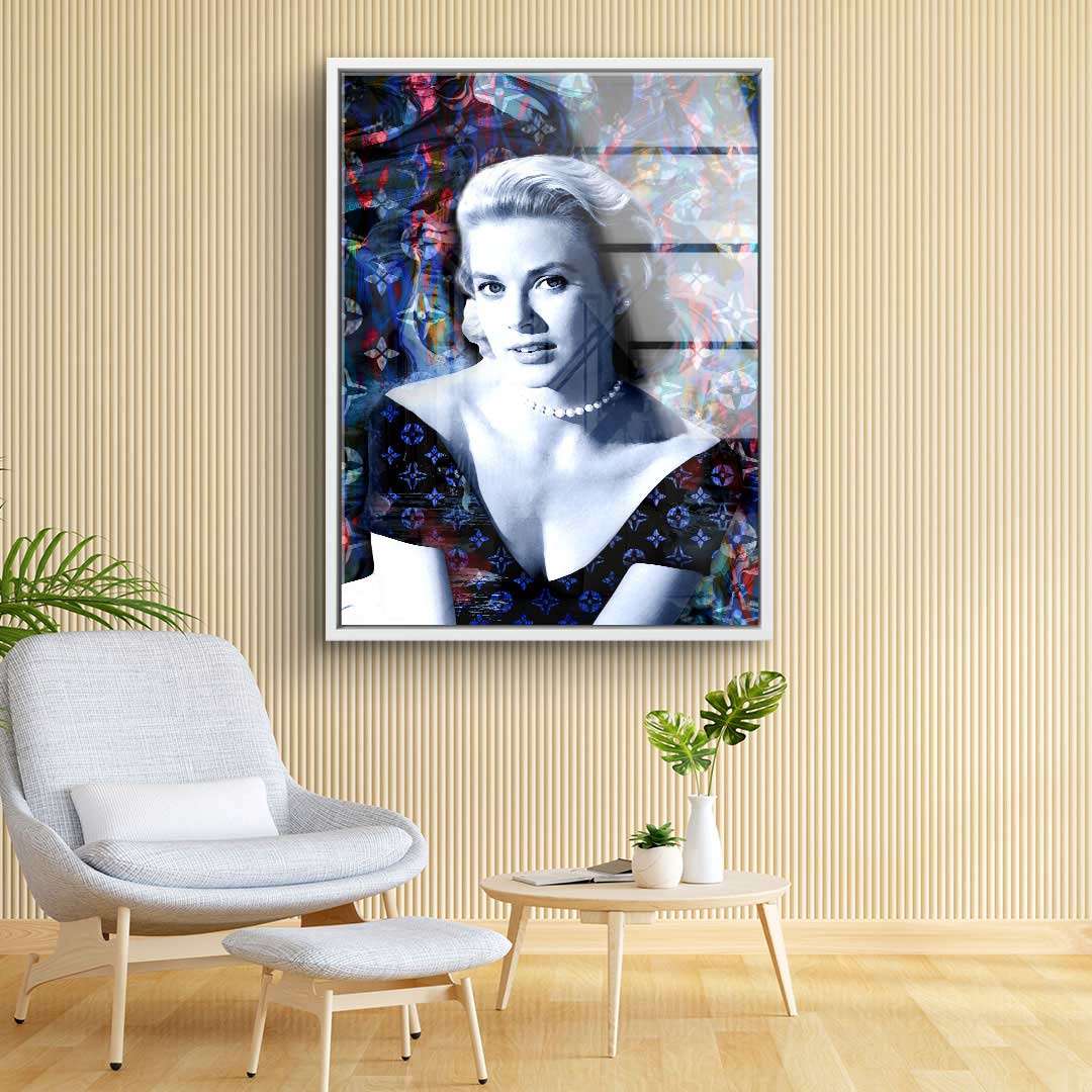 Modernes Wandbild mit elegantem Frauenportrait in Schwarz-Weiß vor farbigem Hintergrund, Wohnzimmer