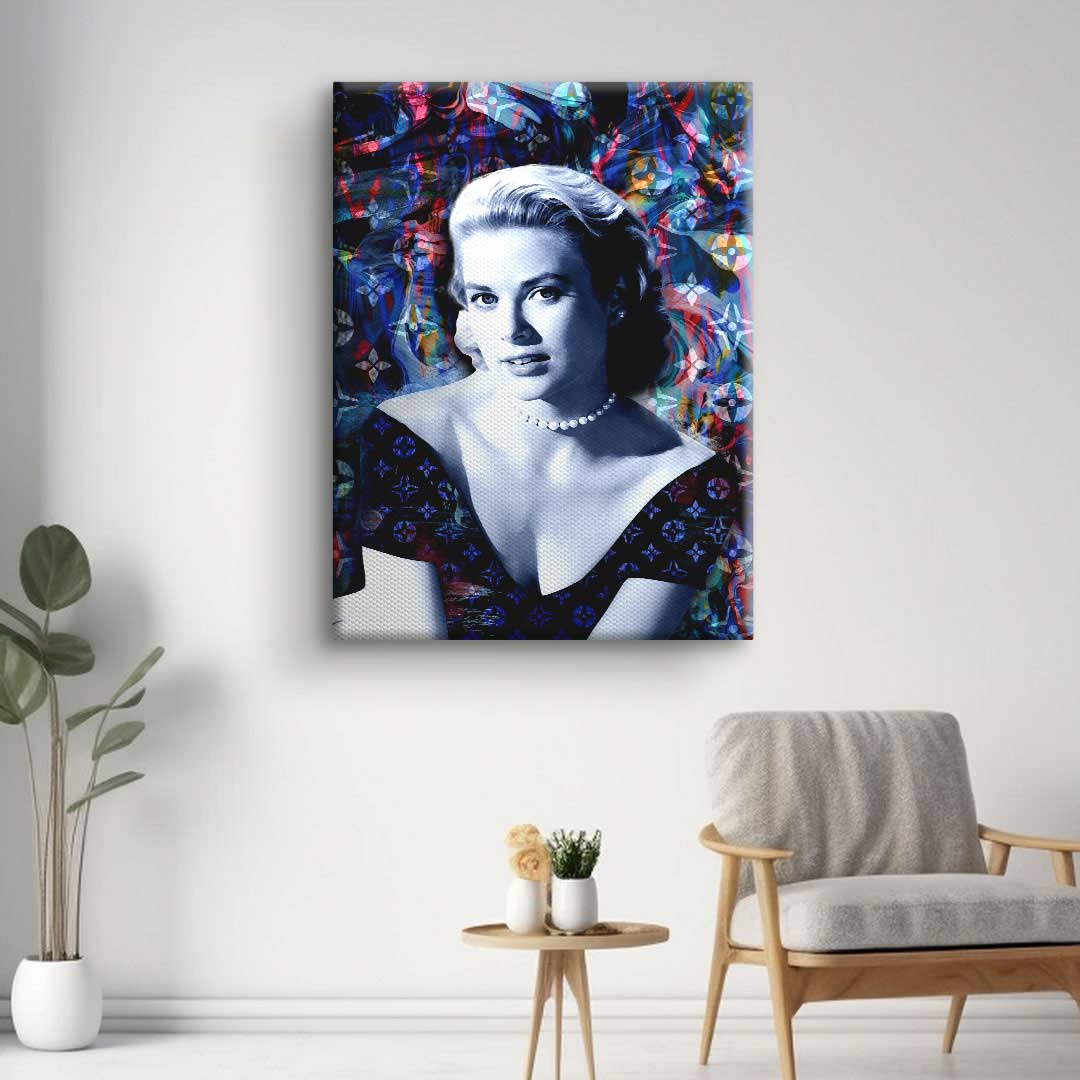 Modernes Wandbild mit stilisiertem Frauenportrait und buntem Hintergrund im Wohnzimmer