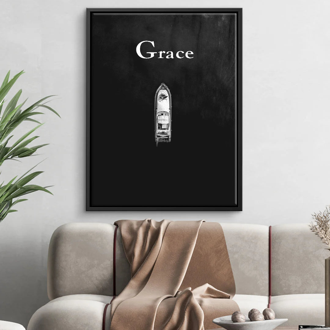 Modernes Wandbild mit Boot und Schriftzug 'Grace' auf schwarzem Hintergrund, Wohnzimmer-Deko