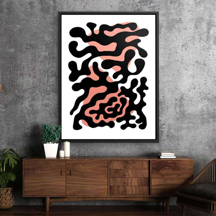 Abstraktes Wandbild in Schwarz und Rosa im modernen Wohnzimmer auf grauer Wand