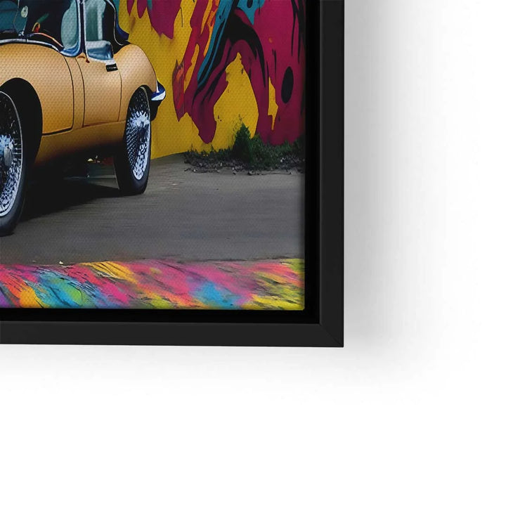 Wandbild mit gelbem Jaguar E-Type vor bunter Graffiti-Wand und Farbverlauf am Boden