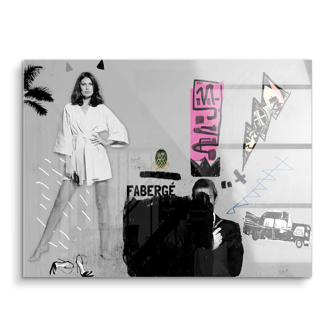 Modernes Wandbild auf Acryl mit Frau im Bademantel, Collage-Elementen und Fabergé-Schriftzug