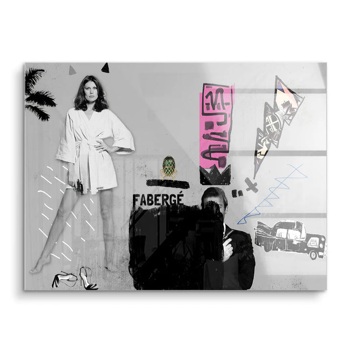 Modernes Wandbild auf Acryl mit Frau im Bademantel, Collage-Elementen und Fabergé-Schriftzug