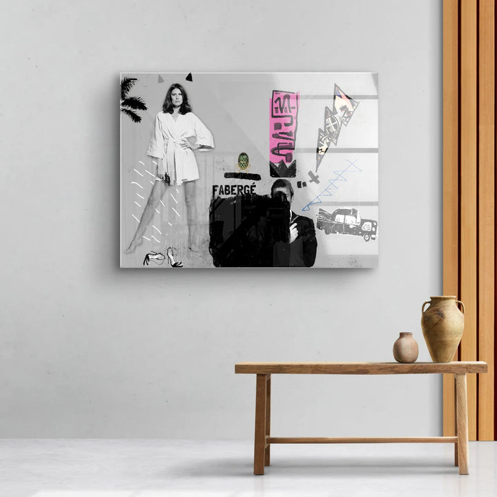 Modernes Wandbild mit Collage aus Frau in weißem Mantel, Graffiti und Schwarz-Weiß-Elementen