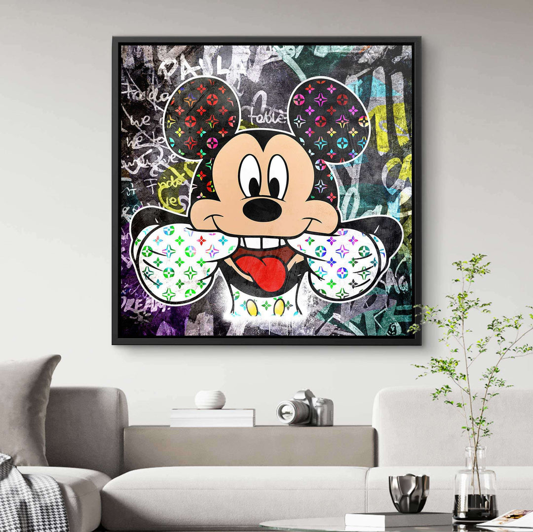 Modernes Wandbild mit Comic-Maus im Pop Art Stil, bunte Graffiti und Muster im Wohnzimmer