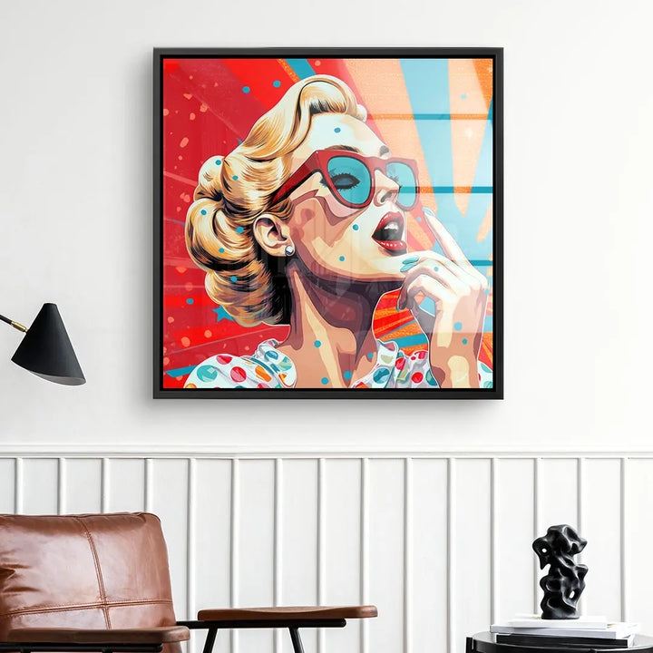 Modernes Pop Art Wandbild einer Frau mit Sonnenbrille, bunte Farben, stilvolles Wohnambiente