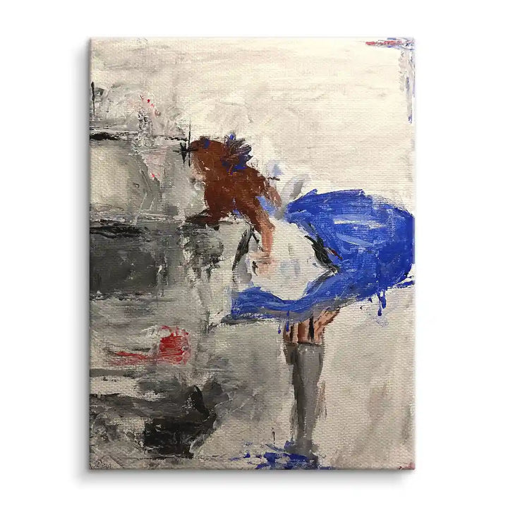 Abstraktes Wandbild mit weiblicher Figur in blauem Kleid in moderner Maltechnik