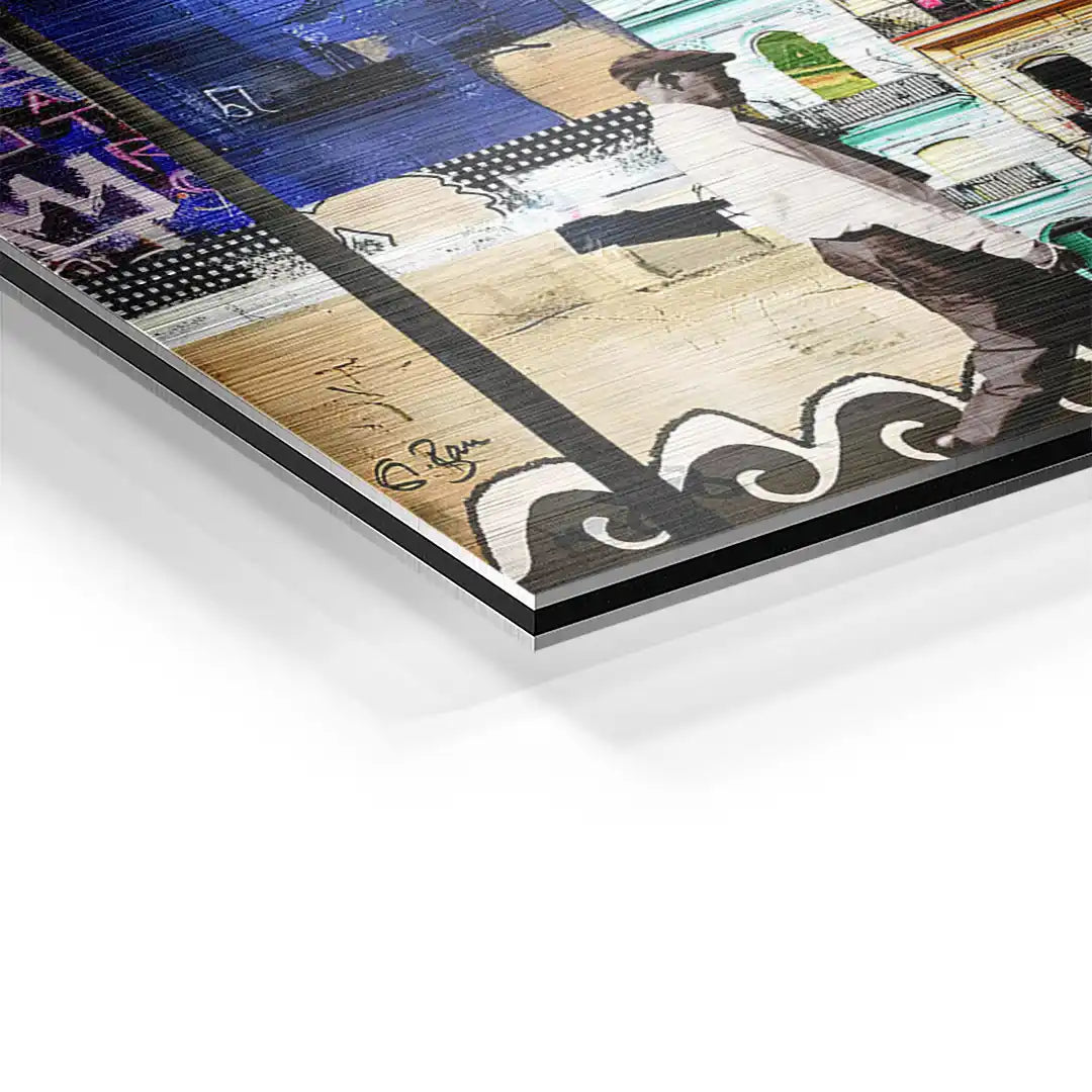 Detail eines modernen Wandbilds mit urbanem Motiv, Mann und bunten Häusern, auf Aluminium