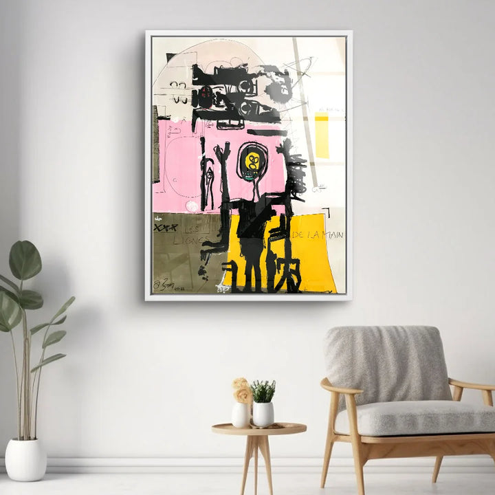 Modernes Wandbild mit abstraktem, farbenfrohem Design in Wohnzimmer mit Sessel und Pflanze