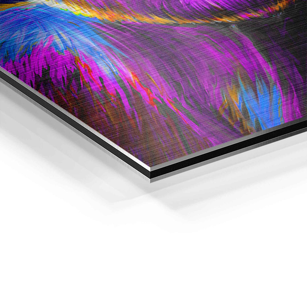 Detailaufnahme eines Wandbilds mit lila, blauen und orangen Pinselstrichen auf Aluminium