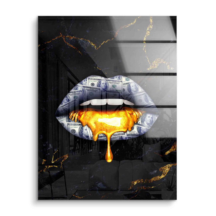 Modernes Wandbild mit Lippen aus Geldscheinen und goldener Farbe auf schwarzem Hintergrund